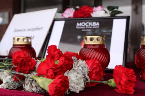 Акция памяти жертв теракта стартовала в России