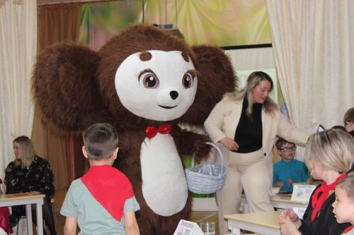 В Заинске необычный конкурс объединил шесть семей в детском саду «Дружная семейка»