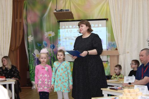 В Заинске необычный конкурс объединил шесть семей в детском саду «Дружная семейка»