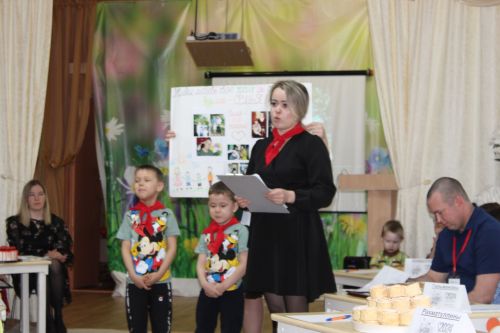 В Заинске необычный конкурс объединил шесть семей в детском саду «Дружная семейка»