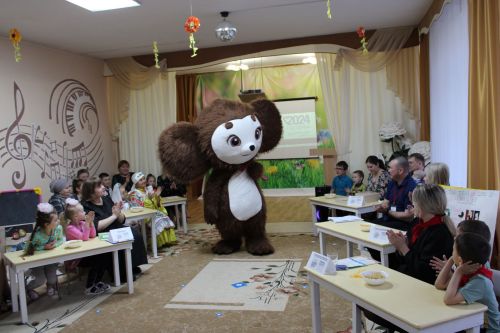 В Заинске необычный конкурс объединил шесть семей в детском саду «Дружная семейка»
