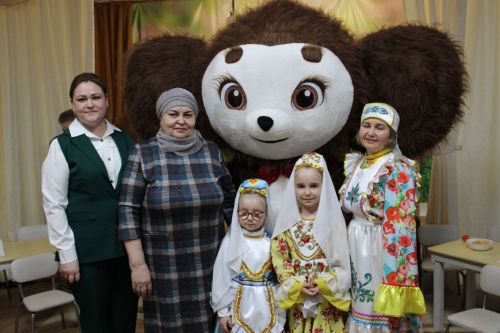 В Заинске необычный конкурс объединил шесть семей в детском саду «Дружная семейка»