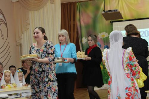 В Заинске необычный конкурс объединил шесть семей в детском саду «Дружная семейка»