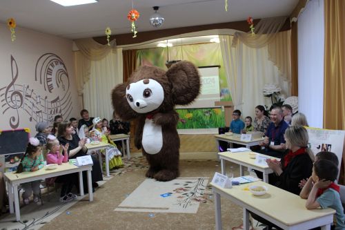 В Заинске необычный конкурс объединил шесть семей в детском саду «Дружная семейка»