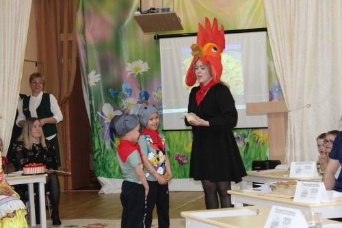 В Заинске необычный конкурс объединил шесть семей в детском саду «Дружная семейка»