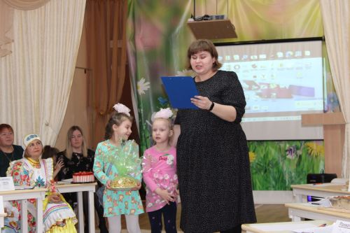 В Заинске необычный конкурс объединил шесть семей в детском саду «Дружная семейка»