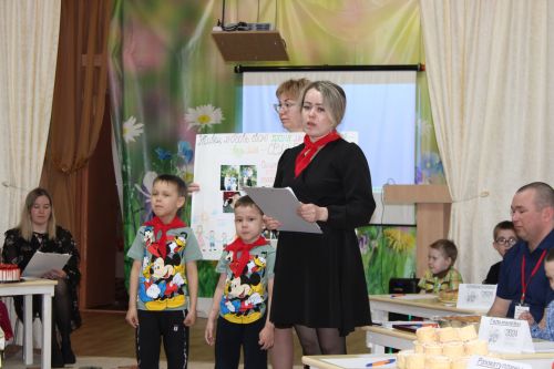 В Заинске необычный конкурс объединил шесть семей в детском саду «Дружная семейка»