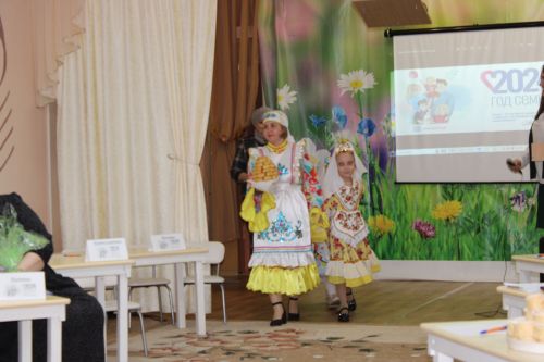 В Заинске необычный конкурс объединил шесть семей в детском саду «Дружная семейка»