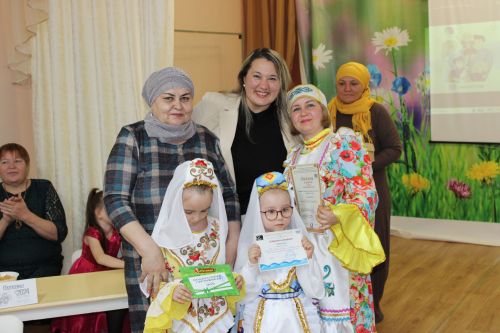 В Заинске необычный конкурс объединил шесть семей в детском саду «Дружная семейка»