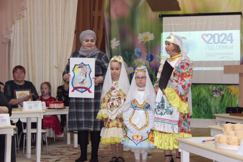 В Заинске необычный конкурс объединил шесть семей в детском саду «Дружная семейка»