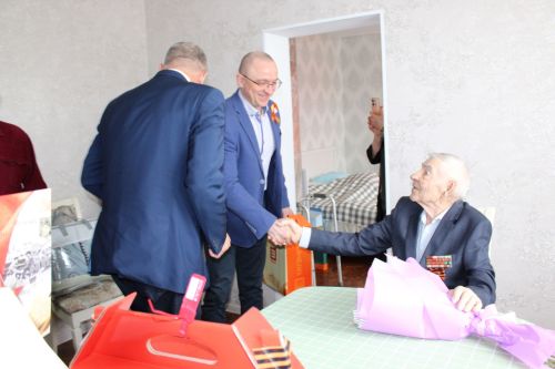 В Заинске поздравили ветеранов Великой Отечественной войны