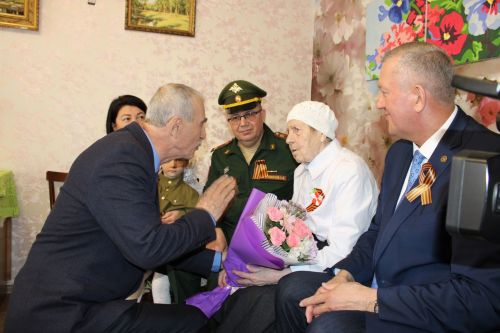 В Заинске поздравили ветеранов Великой Отечественной войны