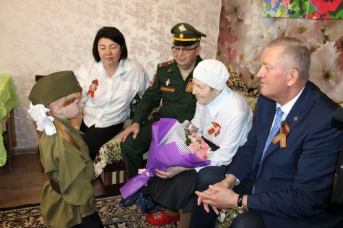 В Заинске поздравили ветеранов Великой Отечественной войны