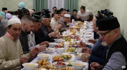 В деревне Аксарино прошел ифтар