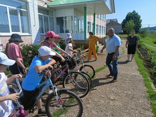 В Заинском районе продолжается акция «Мой друг — велосипед»
