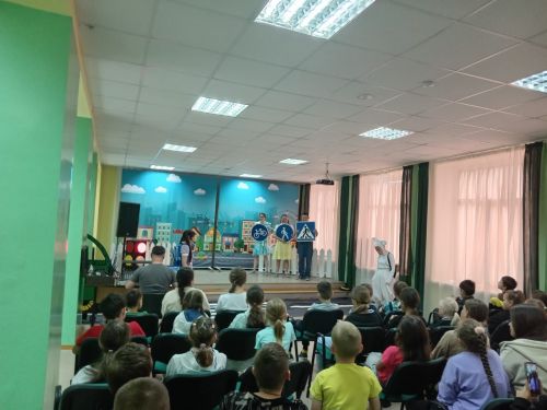 Артисты Альметьевского драмтеатра показали спектакль в Заинске