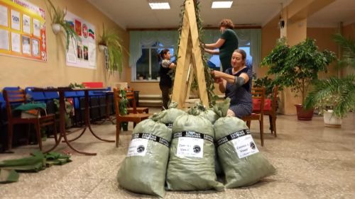 Заинский район сплел и отправил в зону СВО более 3000 маскировочных сетей