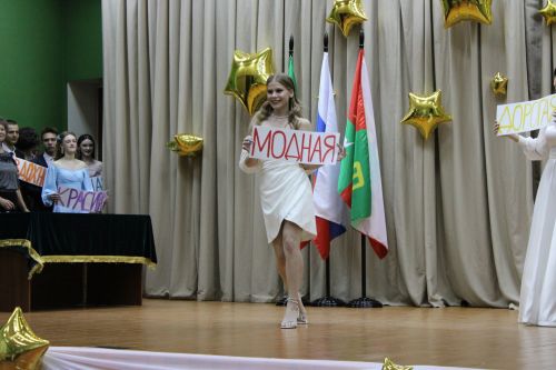 Заинские выпускники получили документы об окончании школы