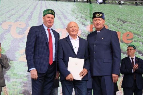 На Сабантуе в Заинске заинцы получили государственные награды