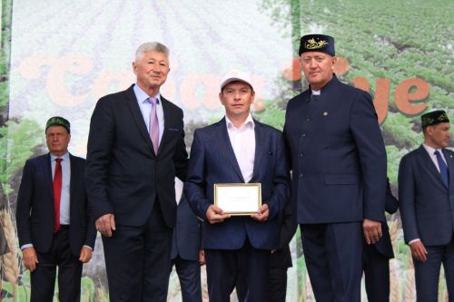 На Сабантуе в Заинске заинцы получили государственные награды