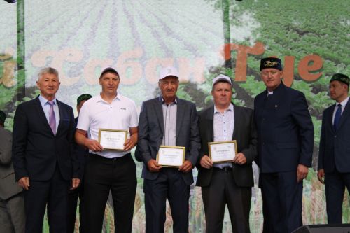 На Сабантуе в Заинске заинцы получили государственные награды