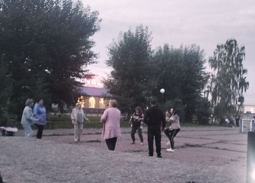 Жители Заинска провели вечер на танцевальной площадке