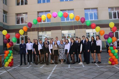 Зәйдә иң күп укучыга белем бирүче мәктәптә тантаналы линейка кунаклар катнашында узды