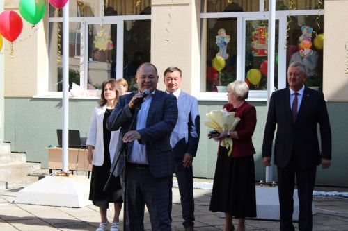 Зәйдә иң күп укучыга белем бирүче мәктәптә тантаналы линейка кунаклар катнашында узды