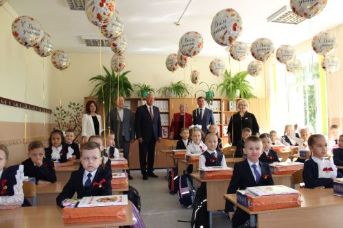 Зәйдә иң күп укучыга белем бирүче мәктәптә тантаналы линейка кунаклар катнашында узды