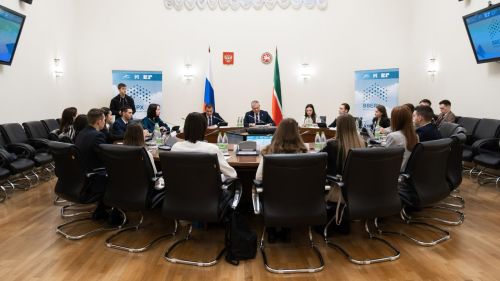 Более 300 заявок подано на конкурс «Вверх!»