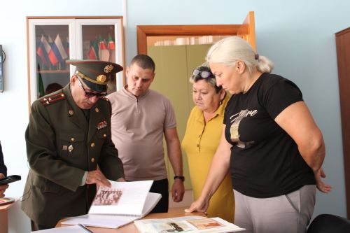 Константин Чернов 1нче мәктәп һәм укытучылар турында истәлекләрне саклау өчен зур эш башкарган