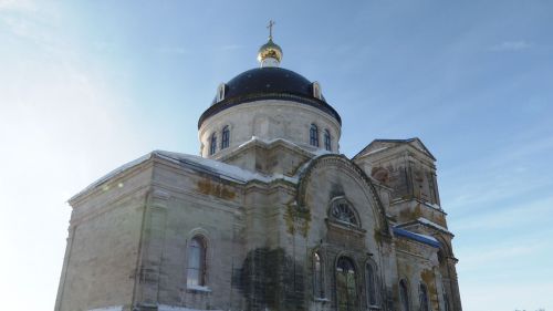 На храм Архангела Михаила в селе Большой Батрас установили еще четыре купола