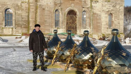 На храм Архангела Михаила в селе Большой Батрас установили еще четыре купола