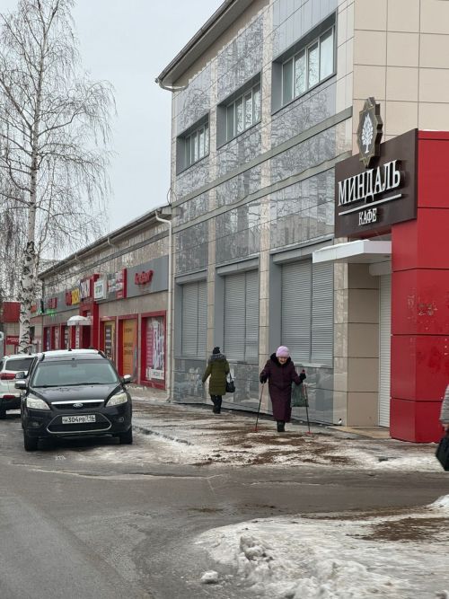 В Заинске дорожники борются со снегом и гололедом