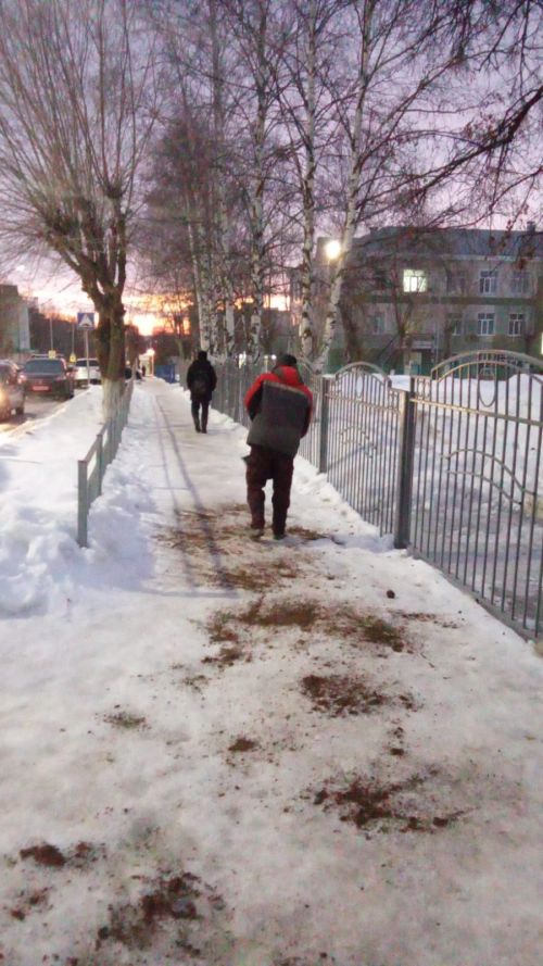 В Заинске дорожники борются со снегом и гололедом