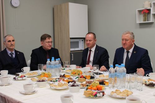 Зәйдә ялга кайткан хәрбиләр белән очрашу узды