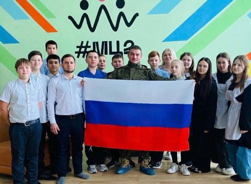 Зәй яшьләре махсус хәрби операциядә катнашучы белән очрашты