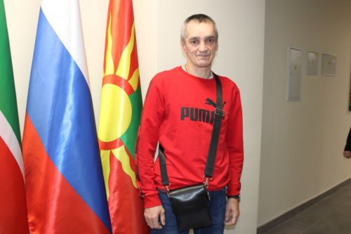 Махсус хәрби операциядән ялга кайткан Зәй егете маскировка челтәрләре үрүчеләргә рәхмәт белдерде