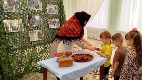В Заинске детсадовцам раздали «блокадный хлеб»