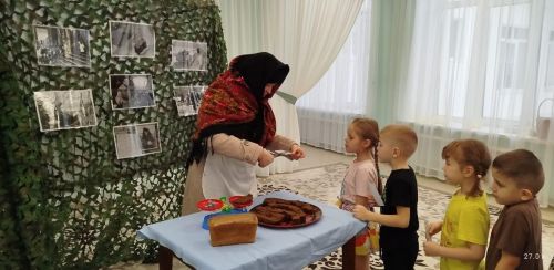 В Заинске детсадовцам раздали «блокадный хлеб»