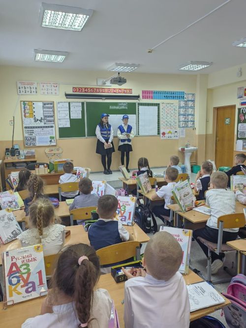 В Заинской школе детям напомнили о безопасности на улице