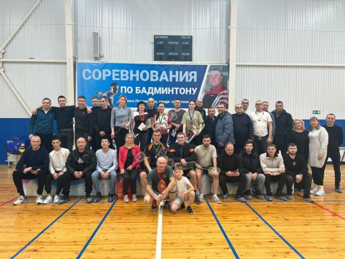 Заинцы состязались в турнире по бадминтону
