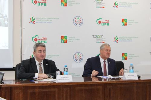 Зәй медицина хезмәткәрләре алдында төп бурыч – үлүчеләр санын киметү, профилактик тикшерүләрне йөз процент үткәрү