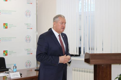 Глава Заинского района с рабочим визитом посетил коллектив районной больницы