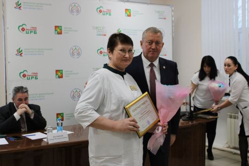 Зәй медицина хезмәткәрләре алдында төп бурыч – үлүчеләр санын киметү, профилактик тикшерүләрне йөз процент үткәрү