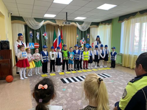 Зәйдә бакча яшендәгеләрне яшь инспекторлар отрядына алдылар