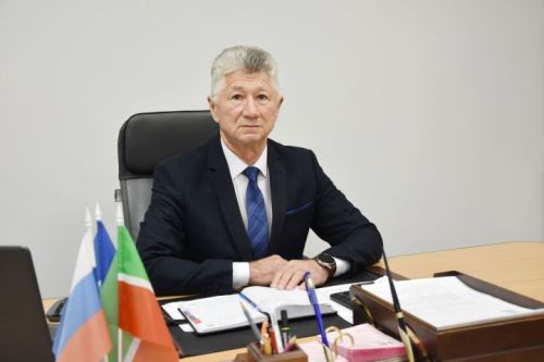 Верность земле: Фаргат Камалиев стал заслуженным работником сельского хозяйства РФ