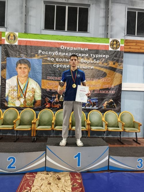 Данил Карпов из Заинска завоевал золото на престижном турнире по вольной борьбе в Казани