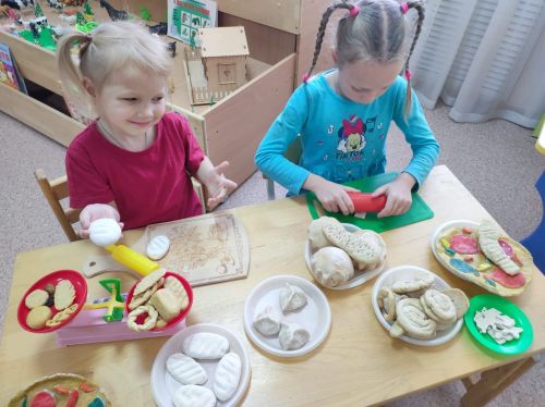 Бөтендөнья икмәк көнендә «Бөртеккәй» бакчасы нәниләре өчен матур чара үтте