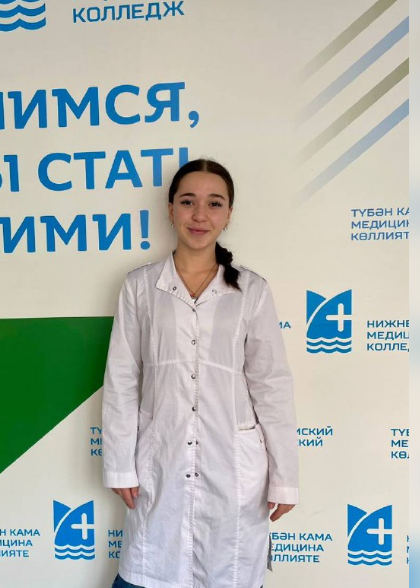 Студентка из Заинска Нина Глухова и ее сокурсница Ляля Ситдикова спасли людей при пожаре в Нижнекамске